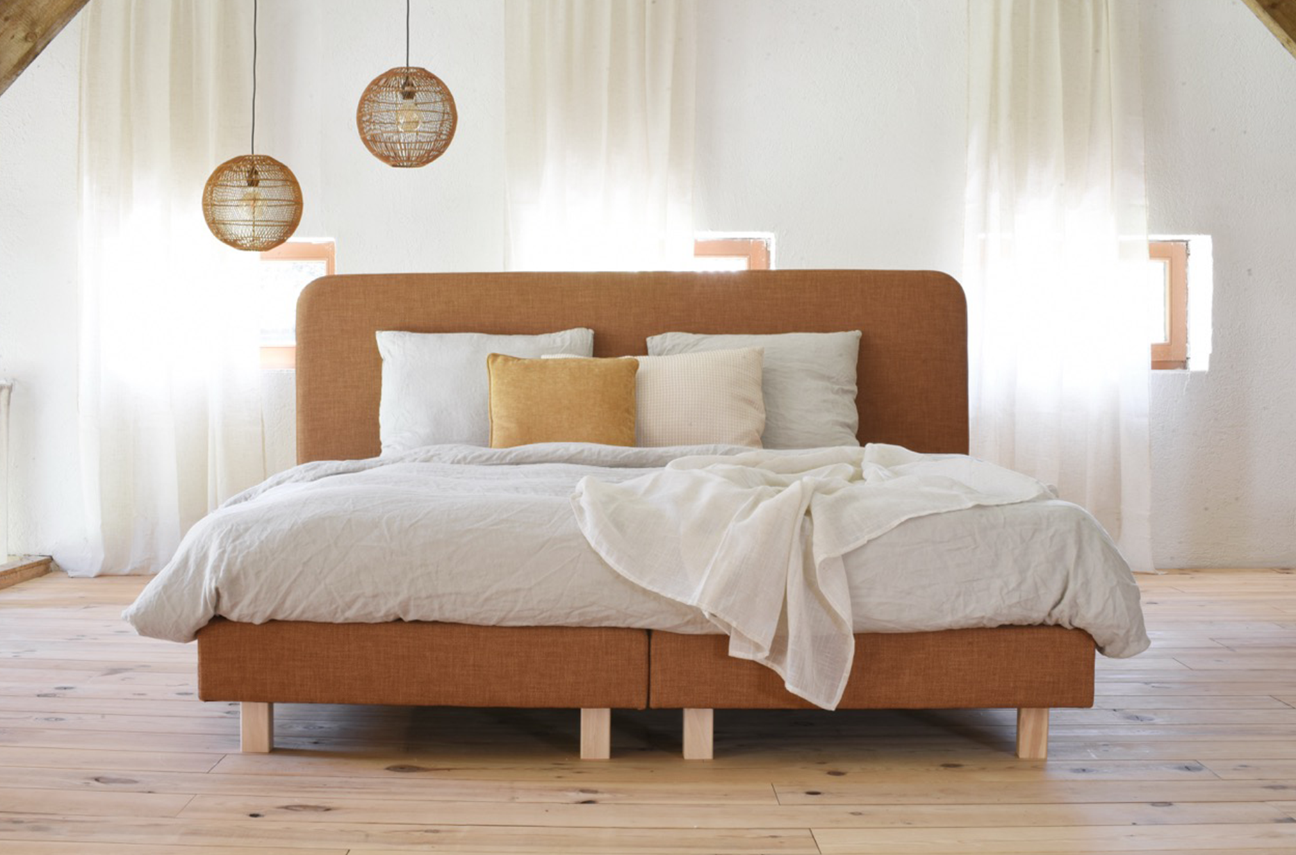 De Tuur® boxspring in een zachte terracotta kleur