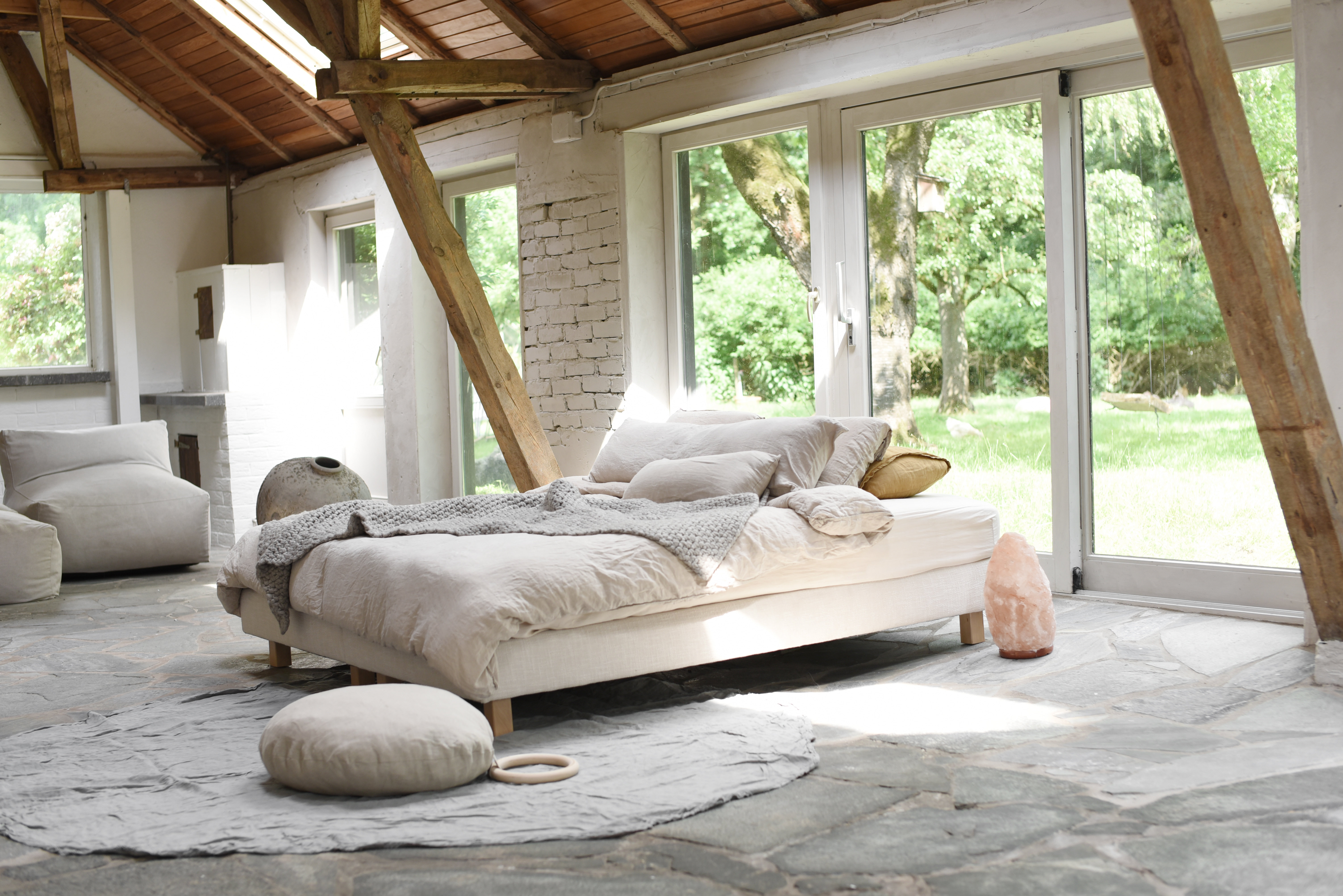 De Tuur® Boxspring in het beige, zonder hoofdbord.