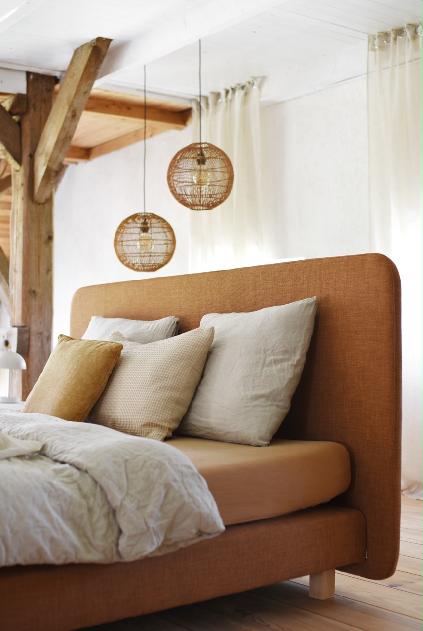 Verticale foto van de Tuur® boxspring opgemaakt